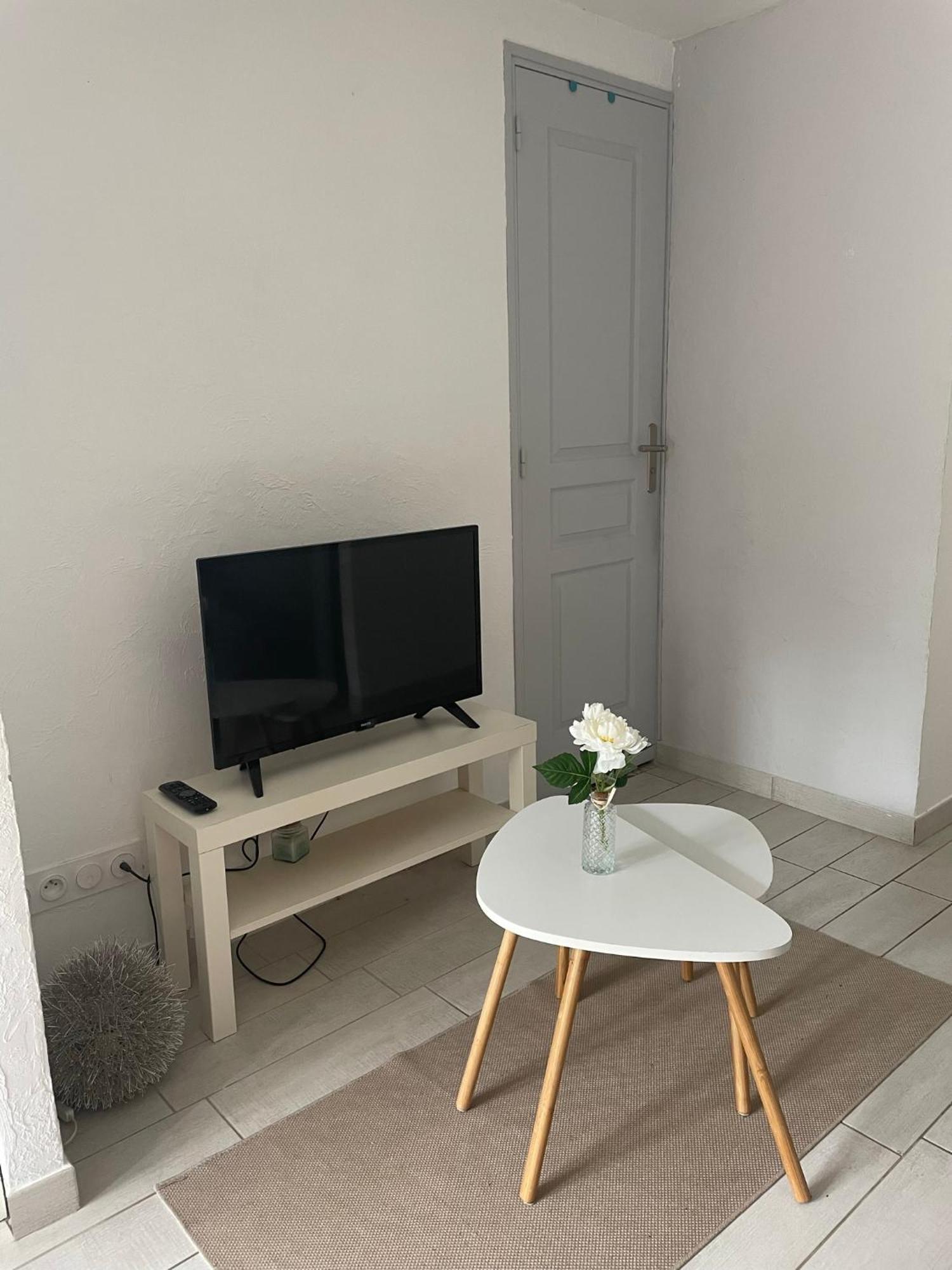 Petit Studio Aux Portes Du Beaujolais Saint-Germain-Nuelles Zewnętrze zdjęcie